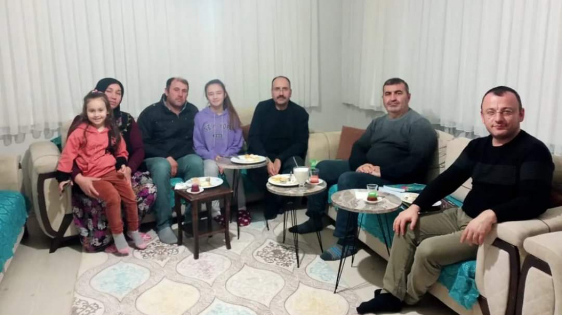 Bugün Demirkapı, Bozen ve Karşıyaka Mahallesindeki Öğrencilerimizi Evlerinde Ziyaret Ettik
